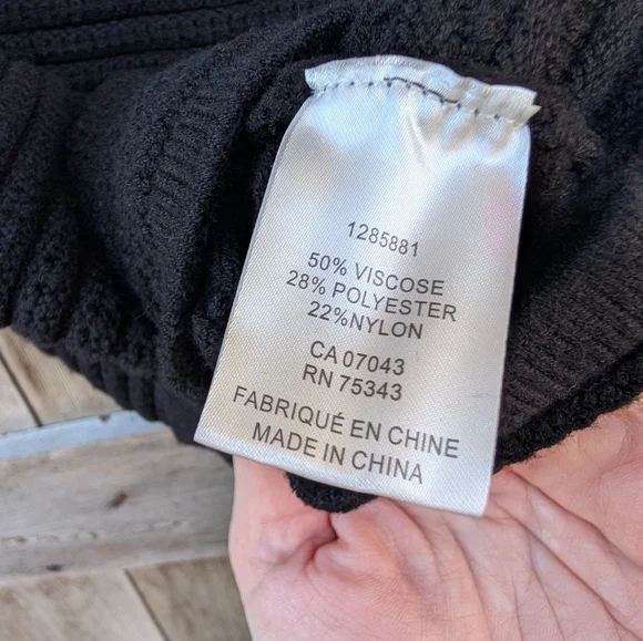 Joie Black Button-Up Knit Sweater Vest - Size 1X - Picture 5 of 5